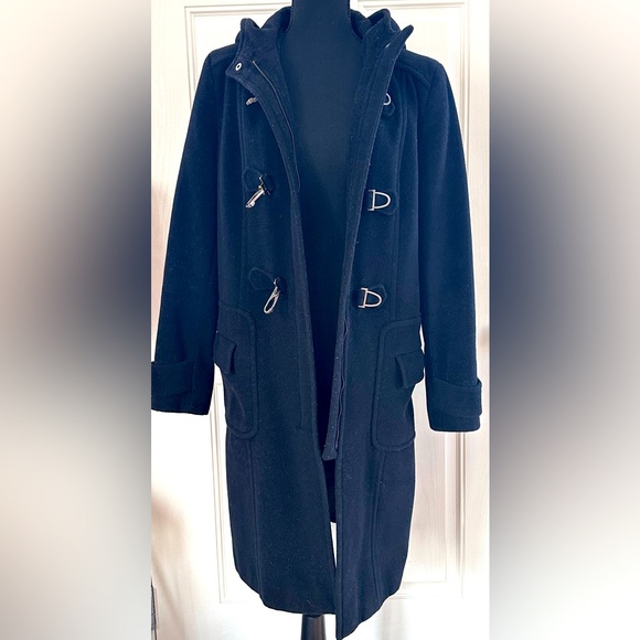 Kenneth Cole Reaction Black Peacoat with Metal Toggle Closures, Zipper, Hood, 8 - Picture 4 of 10